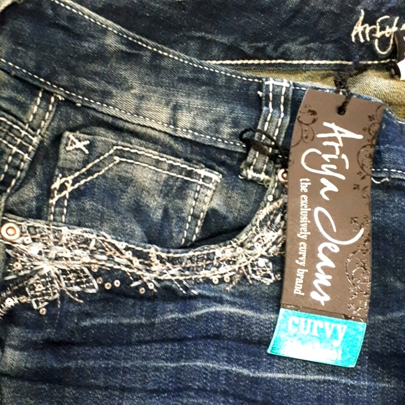 Jeans - Picture 2 of 9